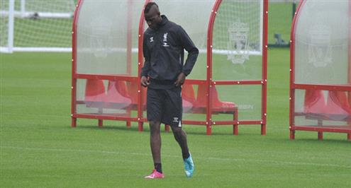 بالصور.. بالوتيلي يتدرب منفرداً في ليفربول قبل التوقيع رسمياً